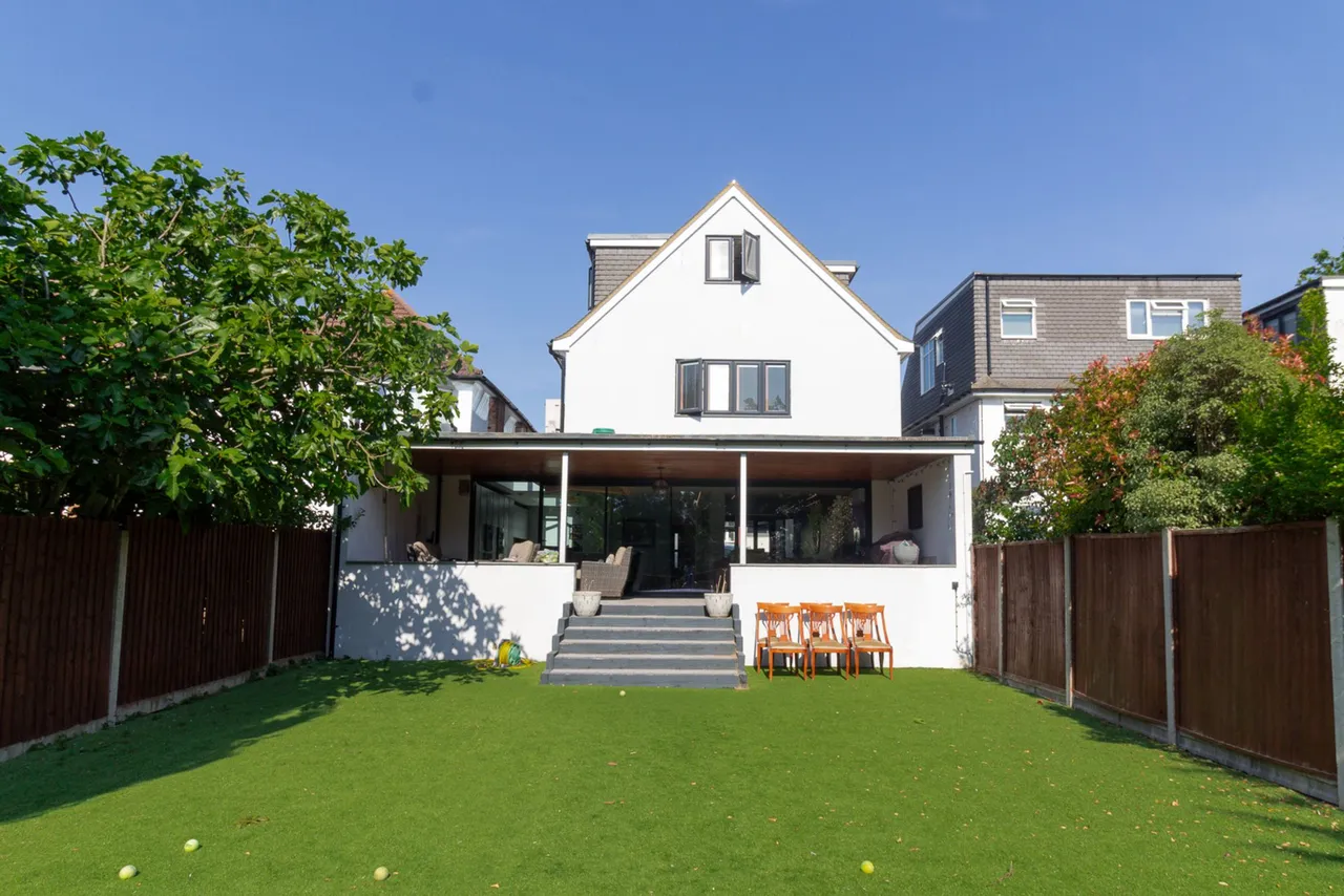 Broadfields Avenue, Edgware, HA8, photo 22