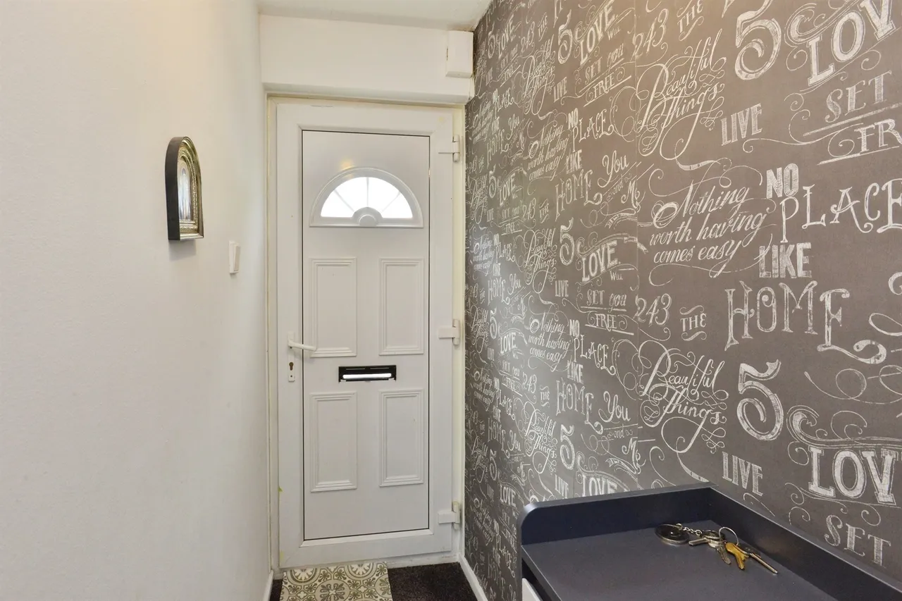 Bramble Avenue, Conniburrow, MK14, photo 13