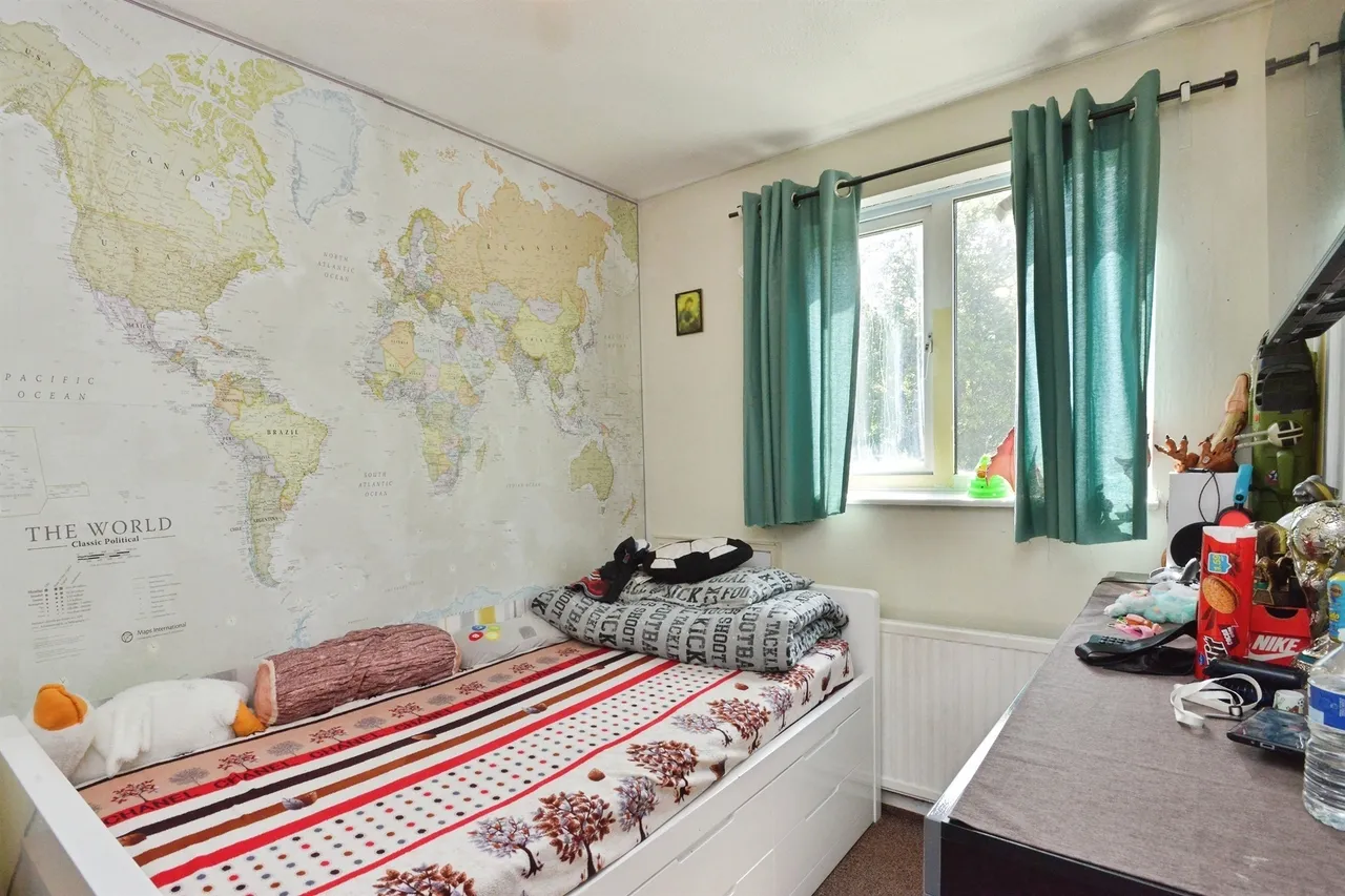 Bramble Avenue, Conniburrow, MK14, photo 10