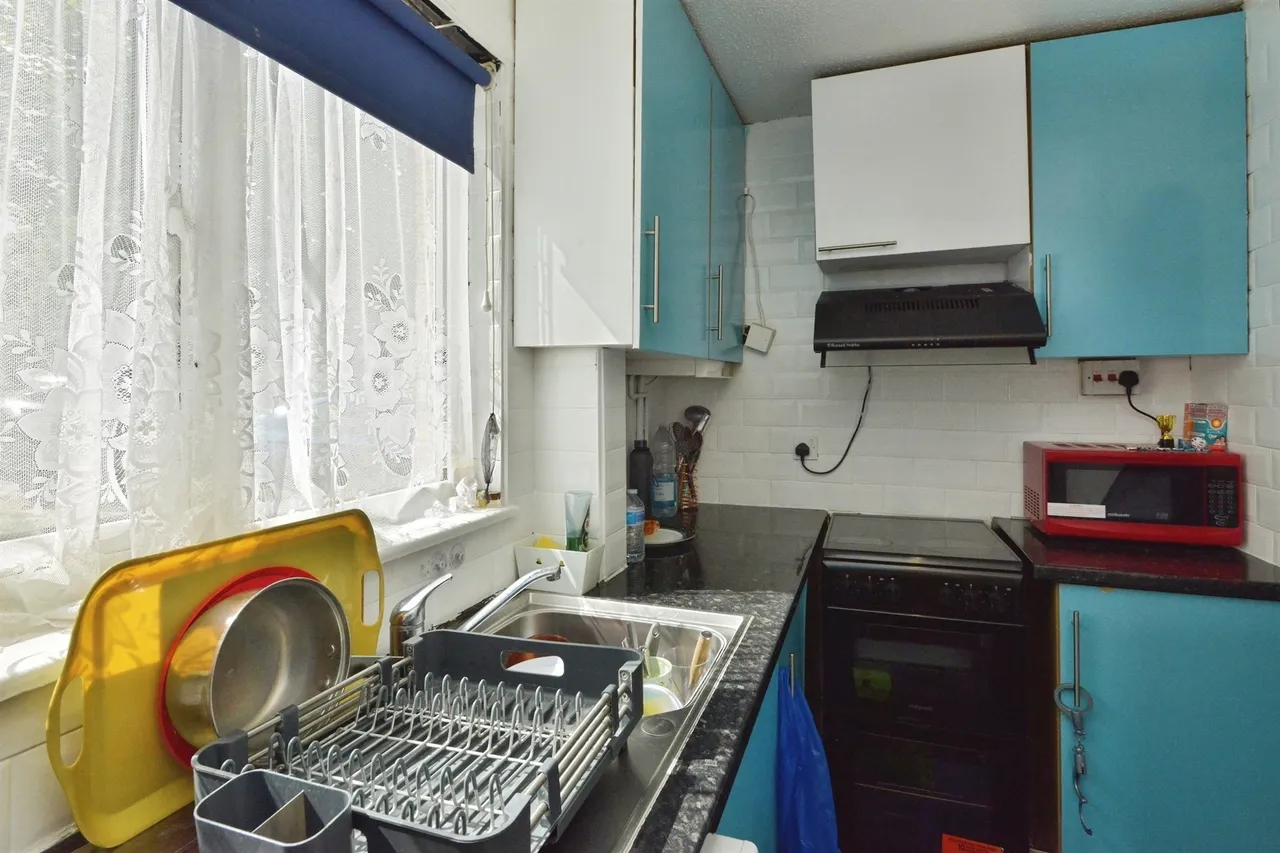 Bramble Avenue, Conniburrow, MK14, photo 6