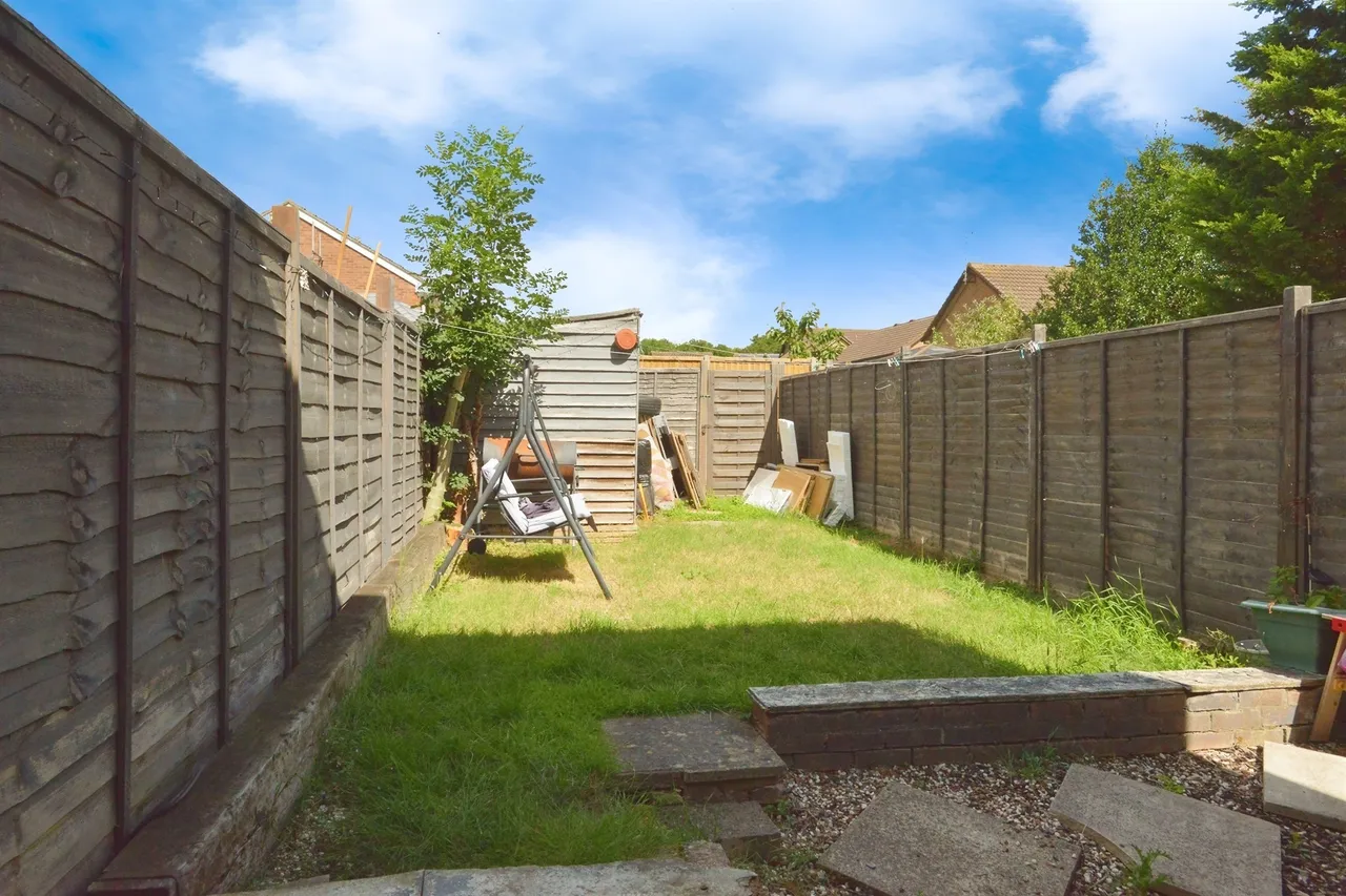 Bramble Avenue, Conniburrow, MK14, photo 12
