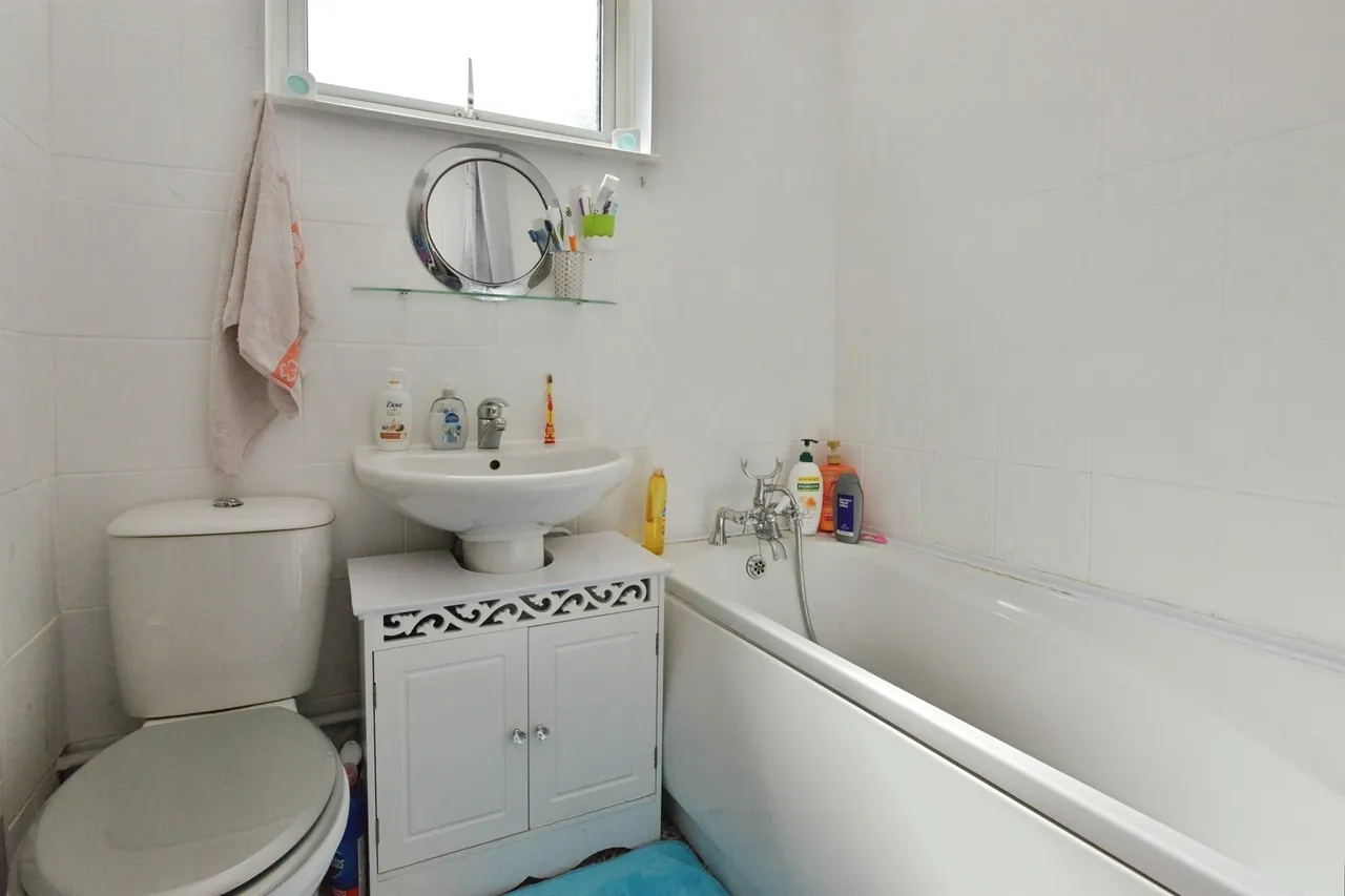 Bramble Avenue, Conniburrow, MK14, photo 11