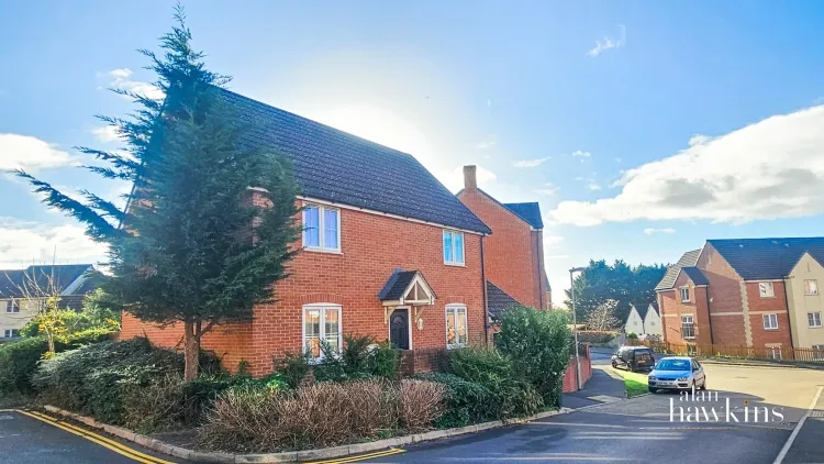 4 bed house to rent, Let, Register your interest, SN4