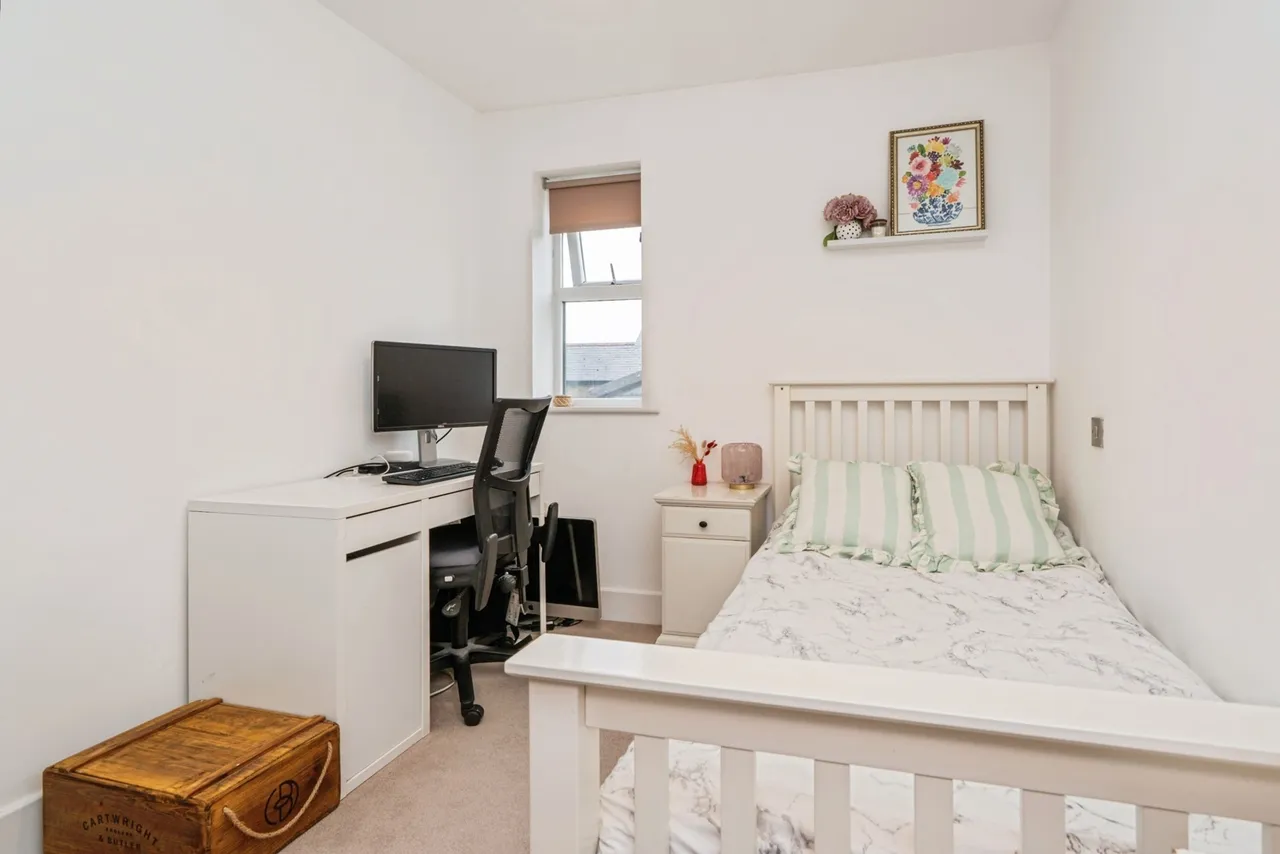 High Street, Addlestone, KT15, photo 20