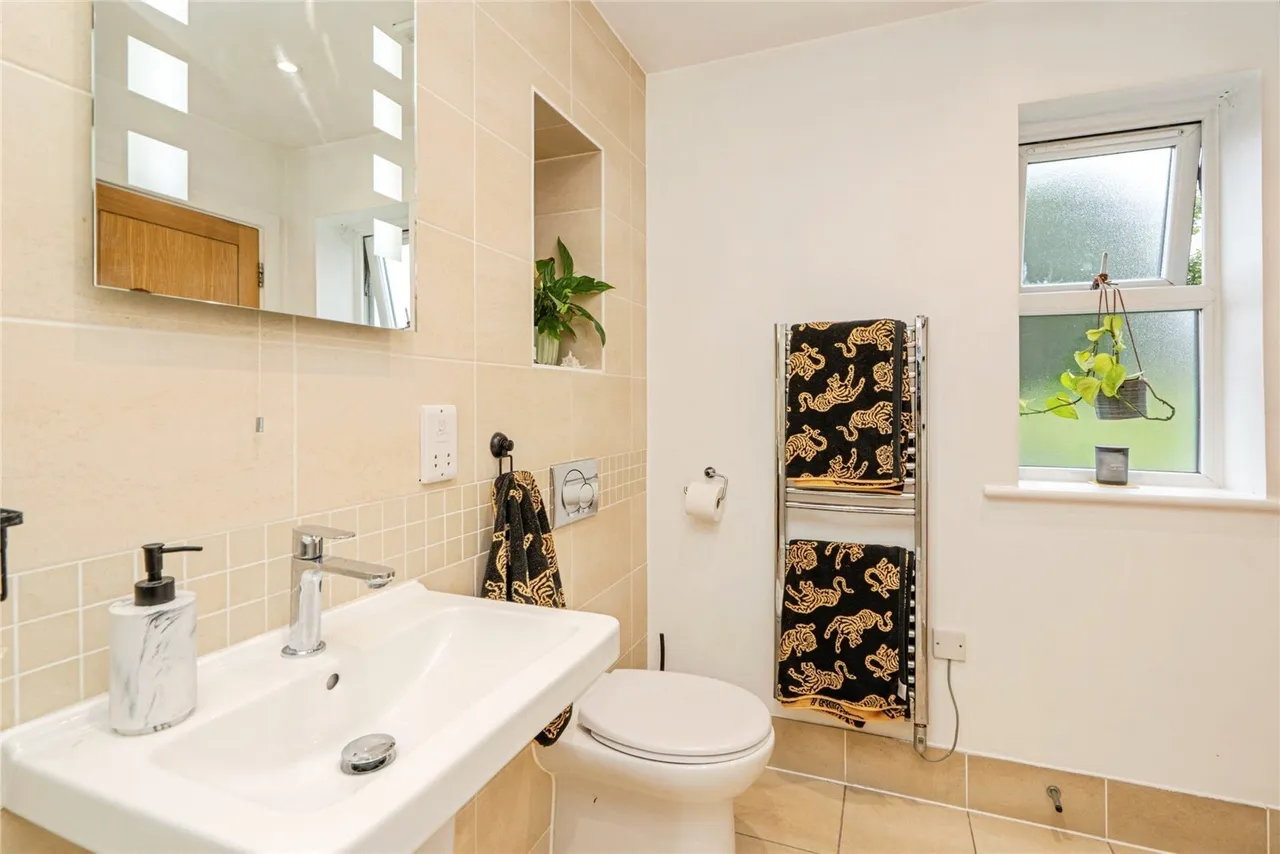 High Street, Addlestone, KT15, photo 19