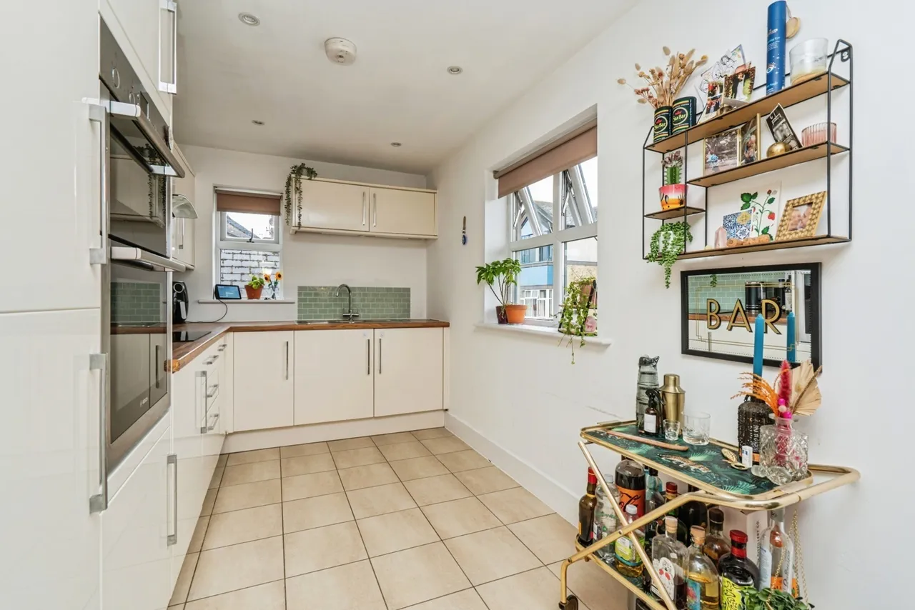 High Street, Addlestone, KT15, photo 15