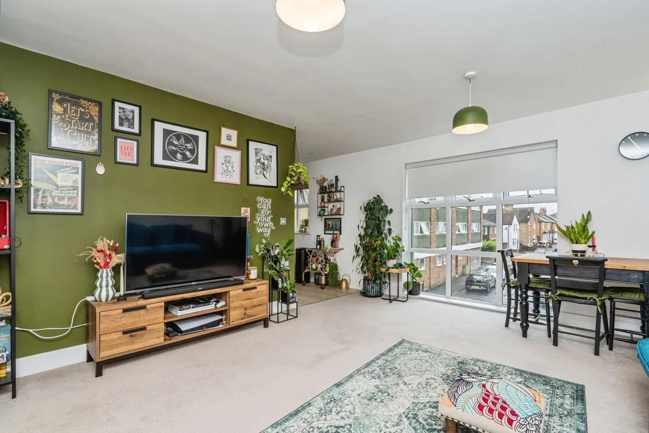 High Street, Addlestone, KT15, photo 4