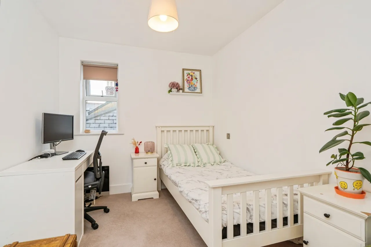 High Street, Addlestone, KT15, photo 11