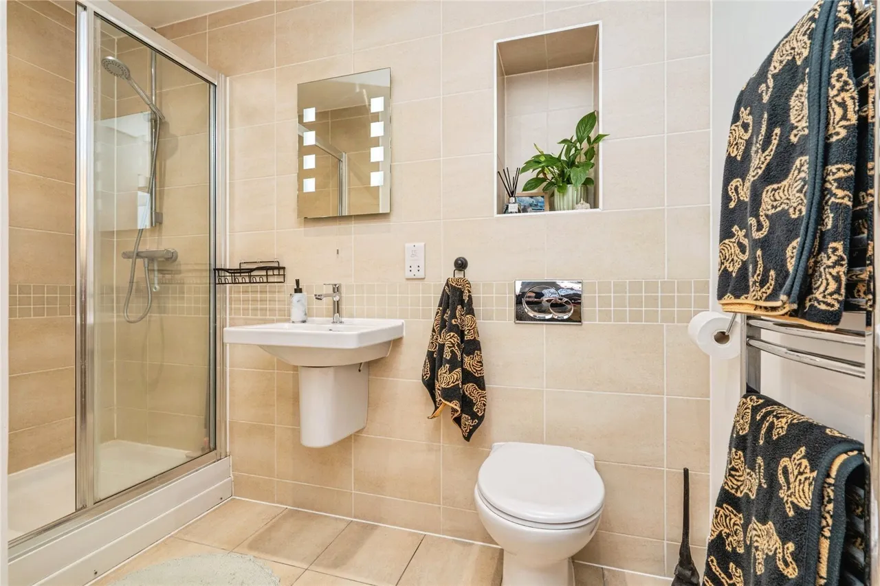 High Street, Addlestone, KT15, photo 7