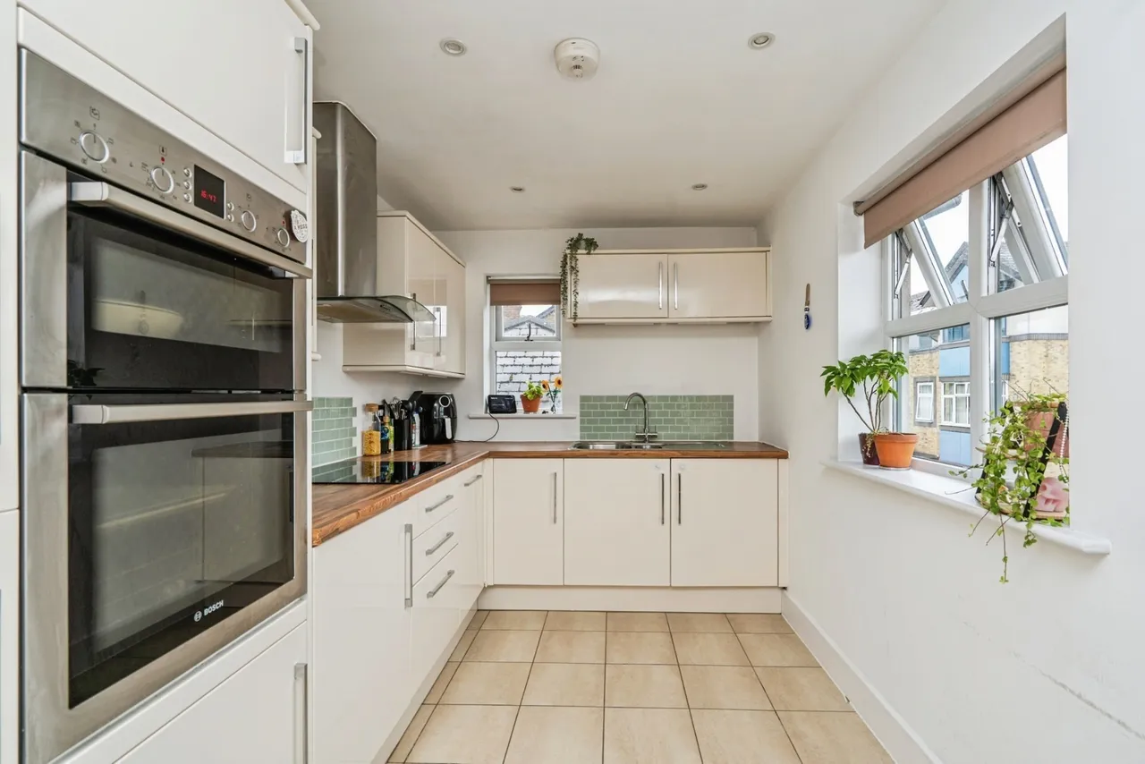 High Street, Addlestone, KT15, photo 16