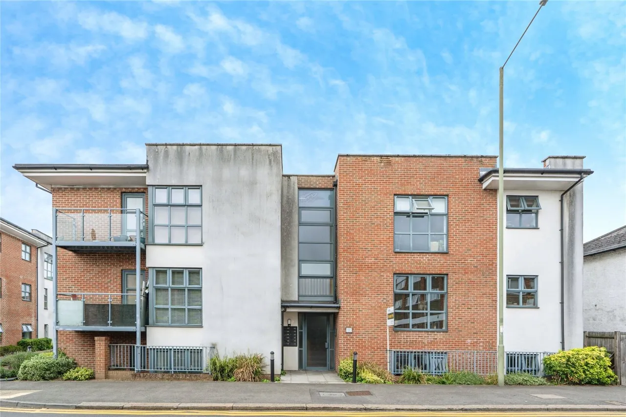 High Street, Addlestone, KT15, photo 24