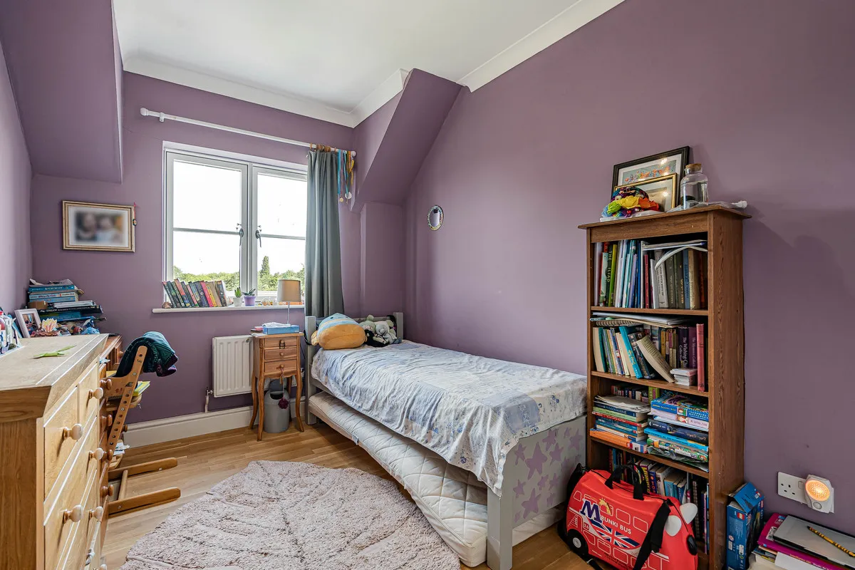 Plater Drive, Walton Manor, photo 17