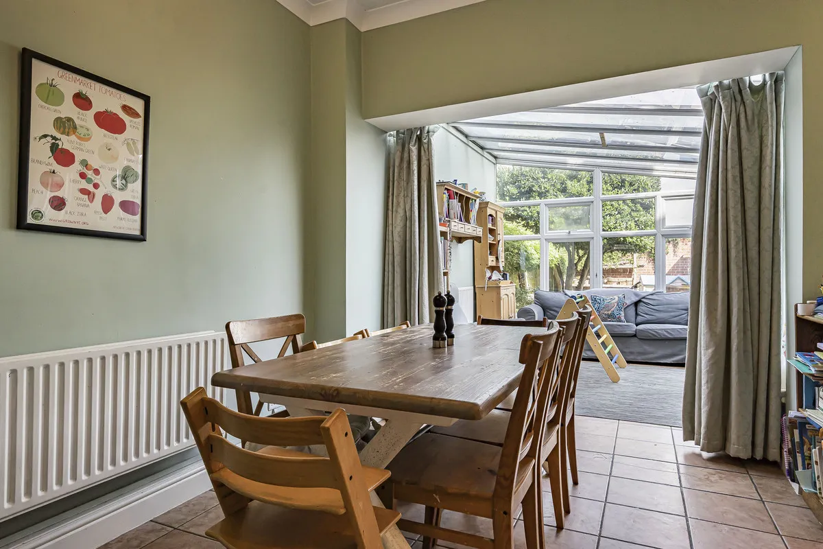 Plater Drive, Walton Manor, photo 6