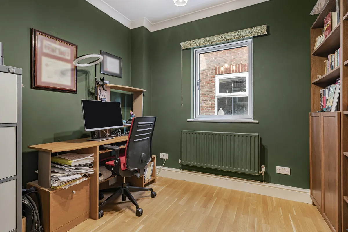 Plater Drive, Walton Manor, photo 12