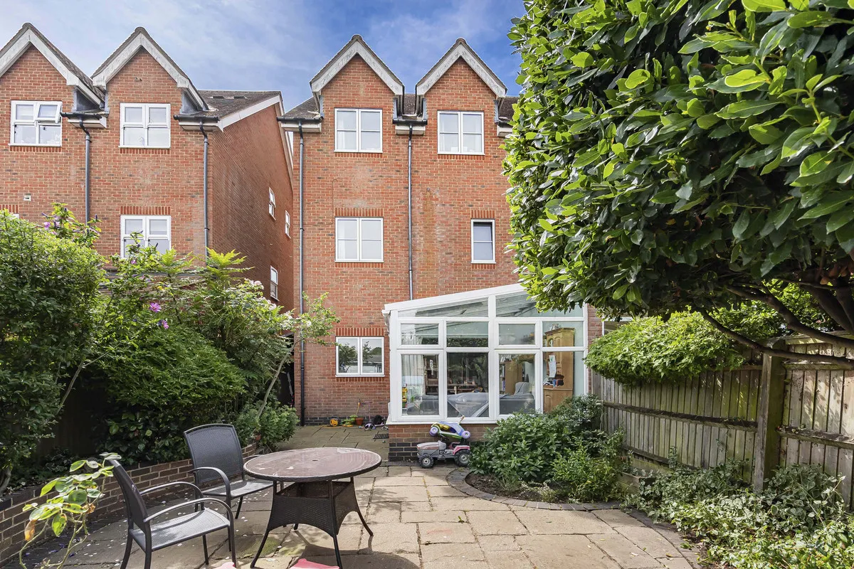 Plater Drive, Walton Manor, photo 22