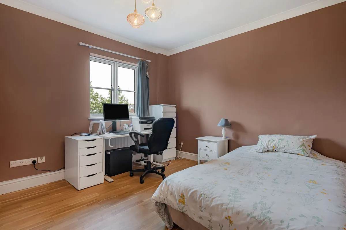 Plater Drive, Walton Manor, photo 13