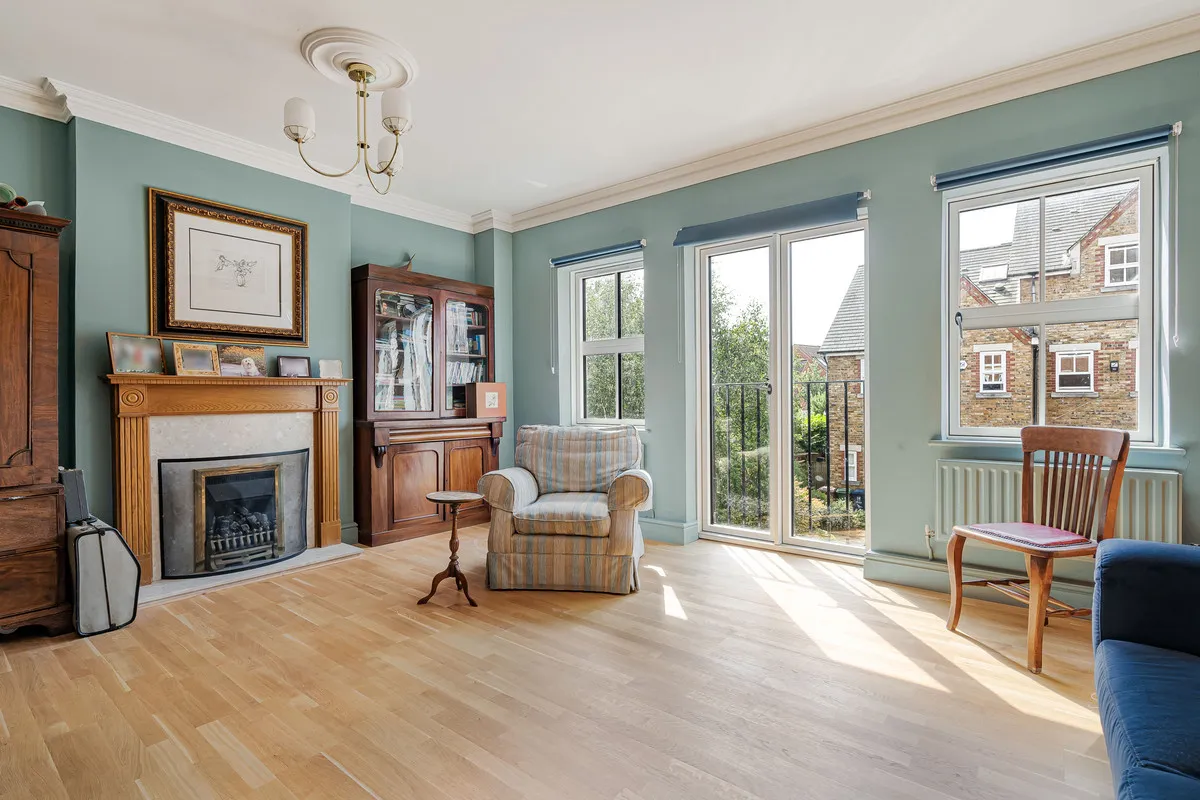 Plater Drive, Walton Manor, photo 8