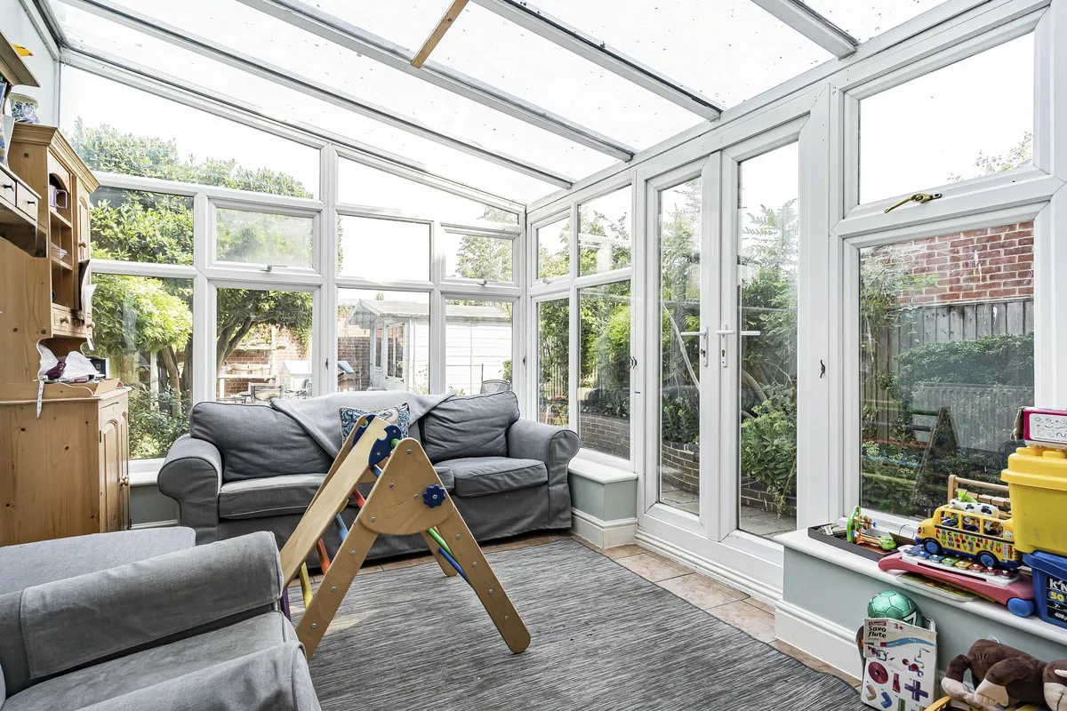 Plater Drive, Walton Manor, photo 9