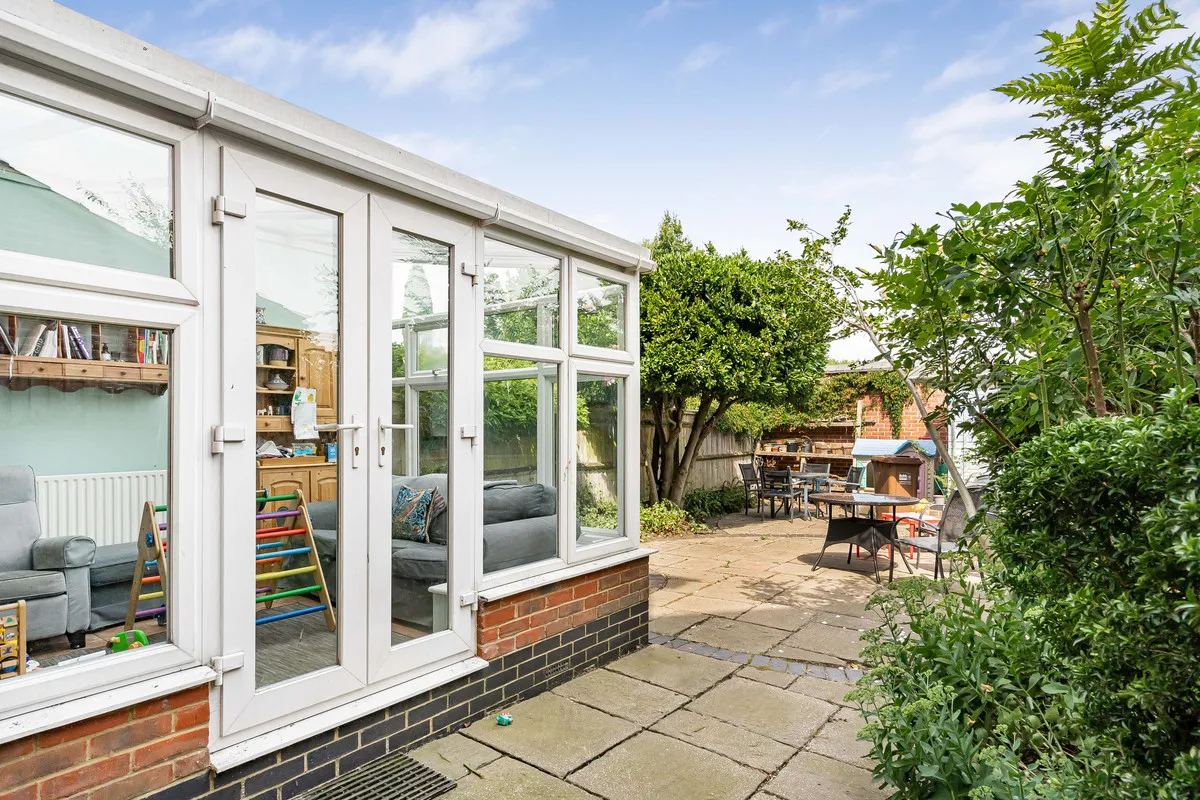 Plater Drive, Walton Manor, photo 21