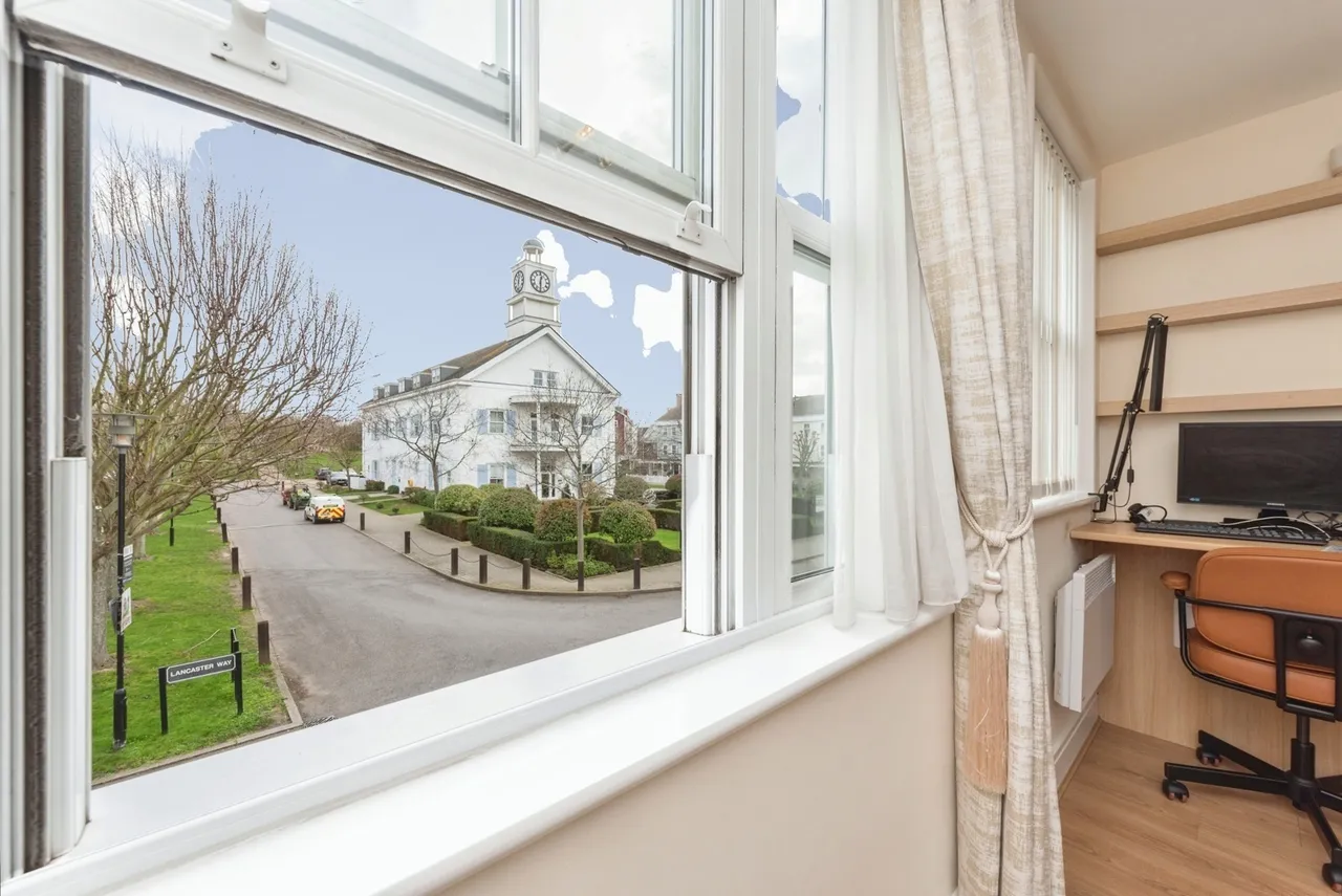 Sherbrooke Way, Worcester Park, KT4, photo 11
