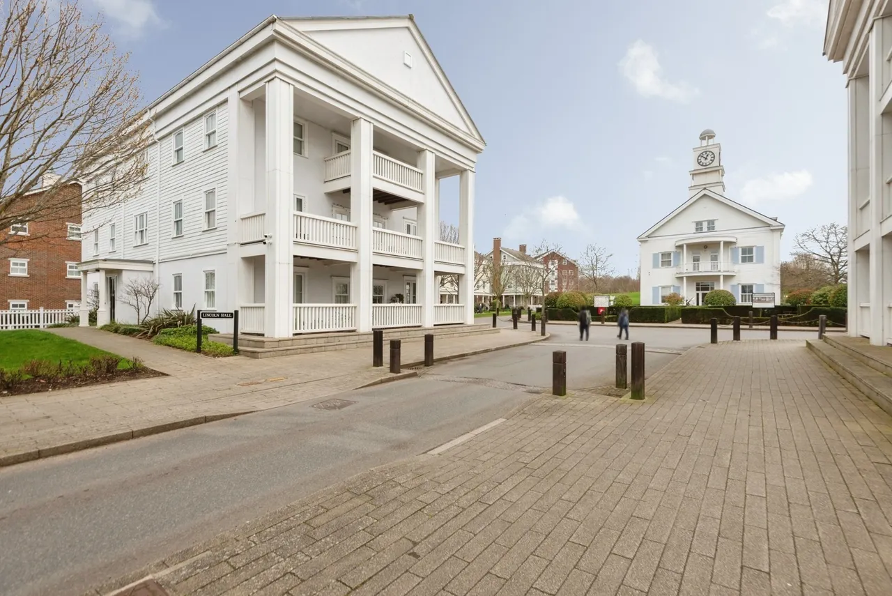 Sherbrooke Way, Worcester Park, KT4, photo 2