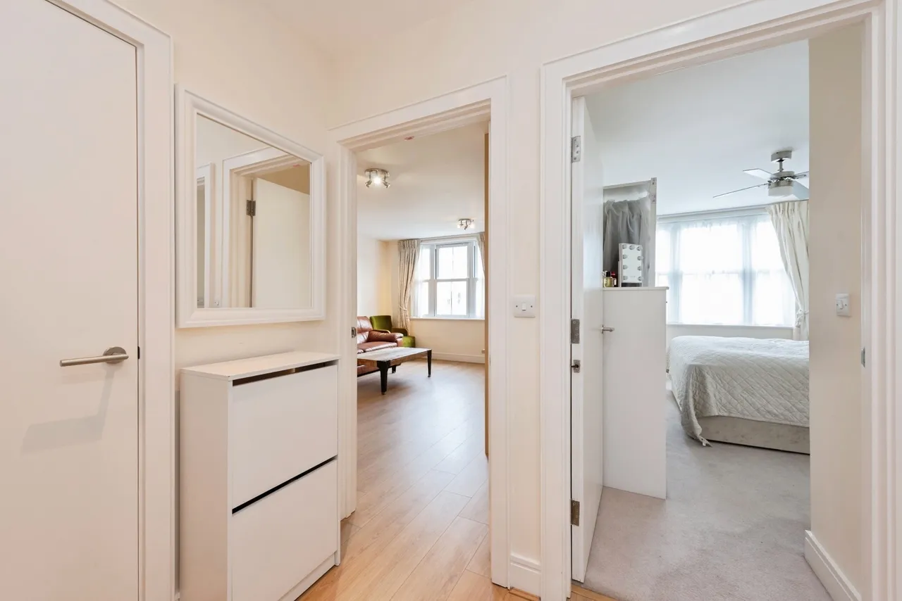 Sherbrooke Way, Worcester Park, KT4, photo 10