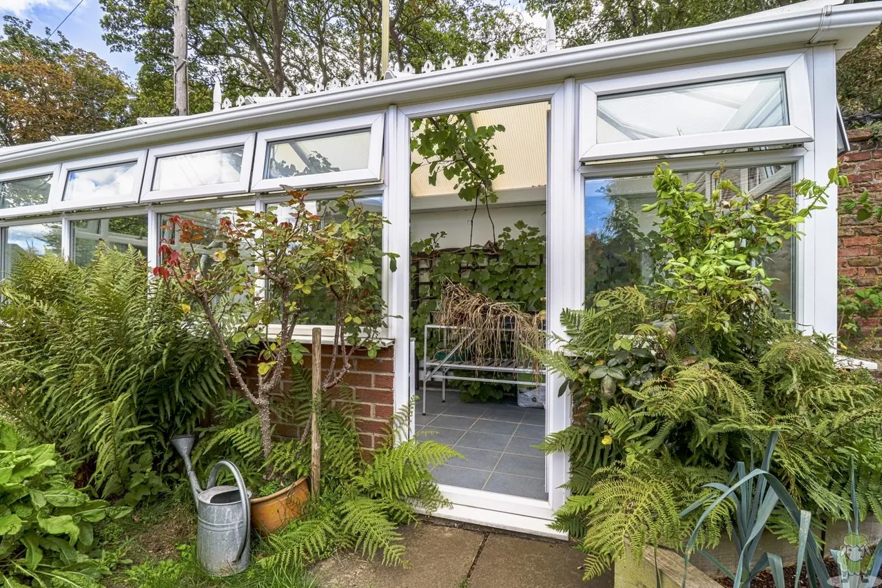 Lawn Drive, West Boldon, NE36, photo 10