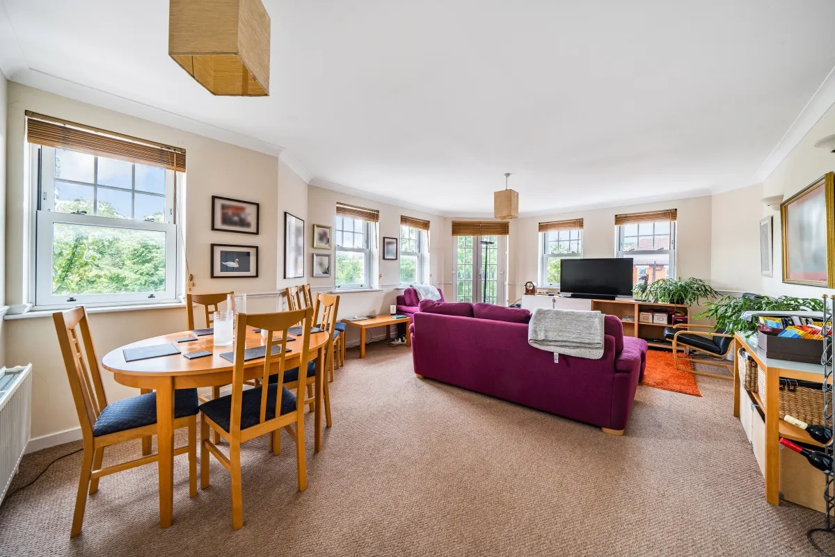 2 bed property to rent — Bromley Road, Catford, London, SE6