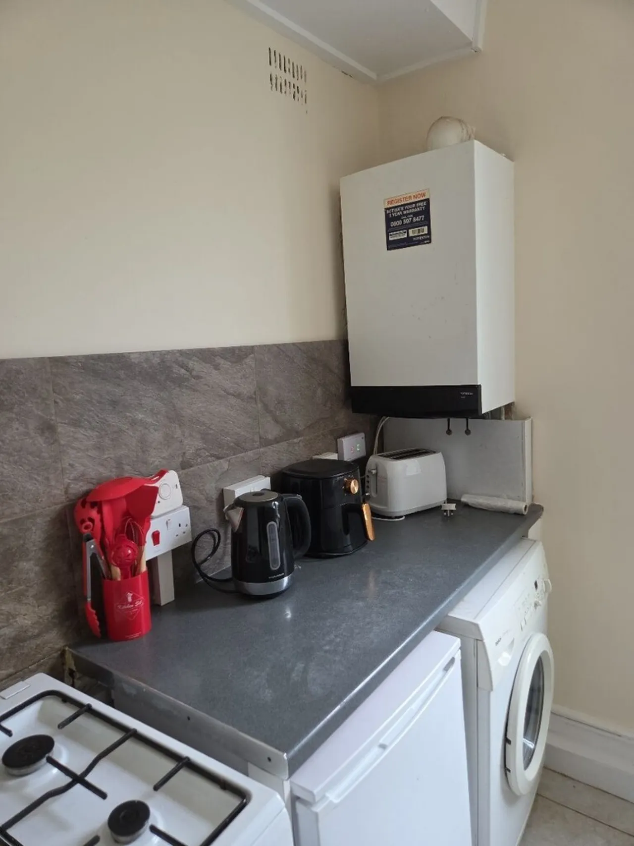 Bradford Road, Fartown, photo 5