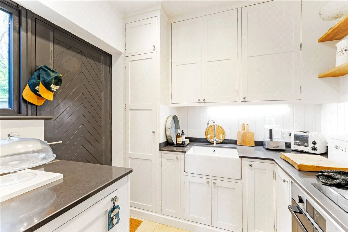 Lockeridge, Marlborough, SN8, photo 11