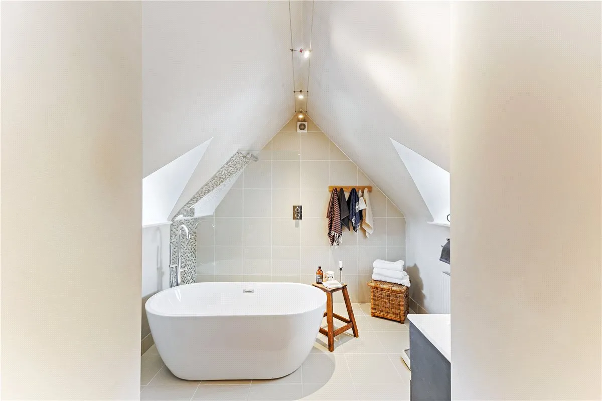 Lockeridge, Marlborough, SN8, photo 16