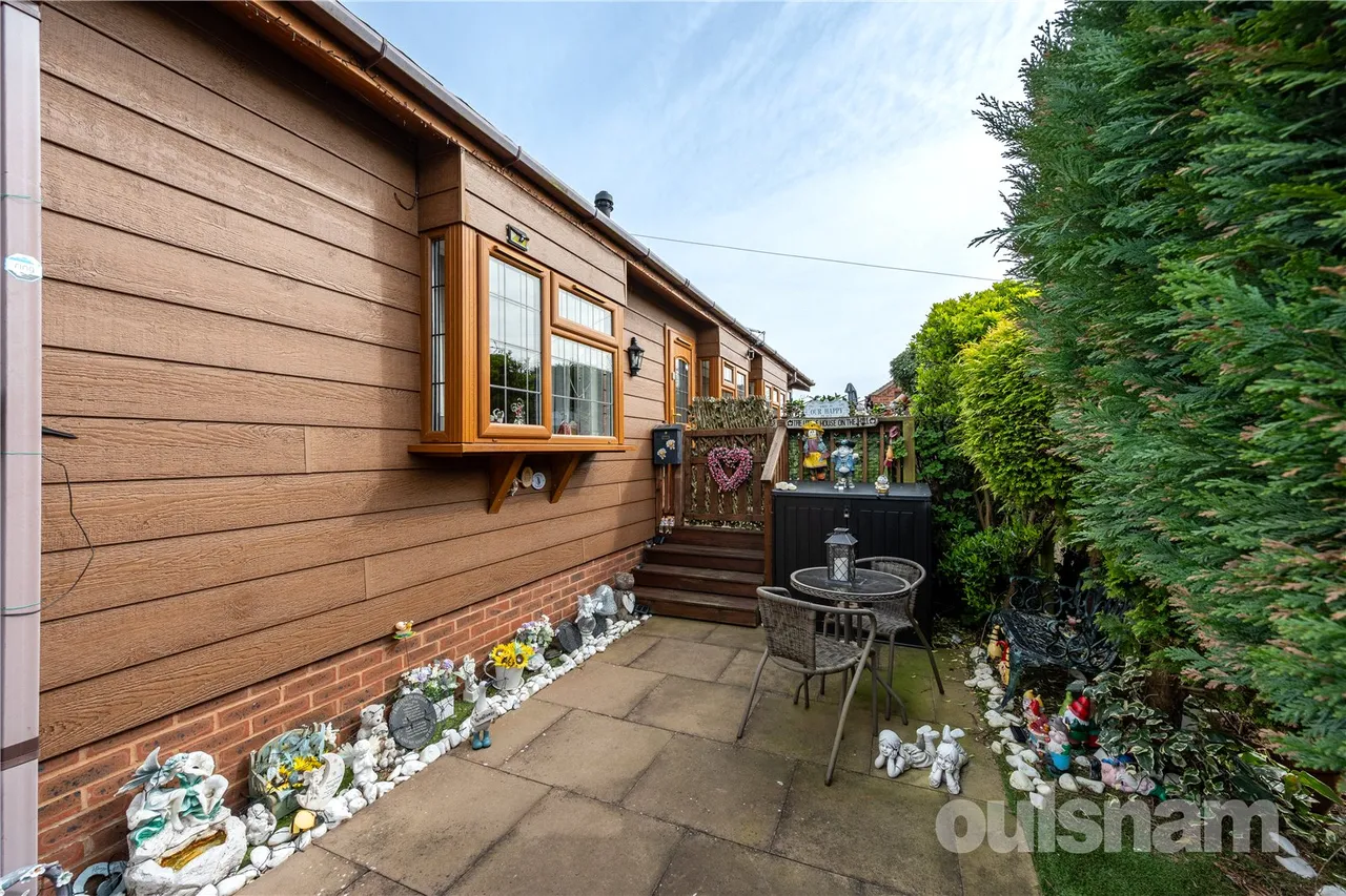 The Glen, Linthurst Newtown, Blackwell, Bromsgrove, B60 1BX, photo 15