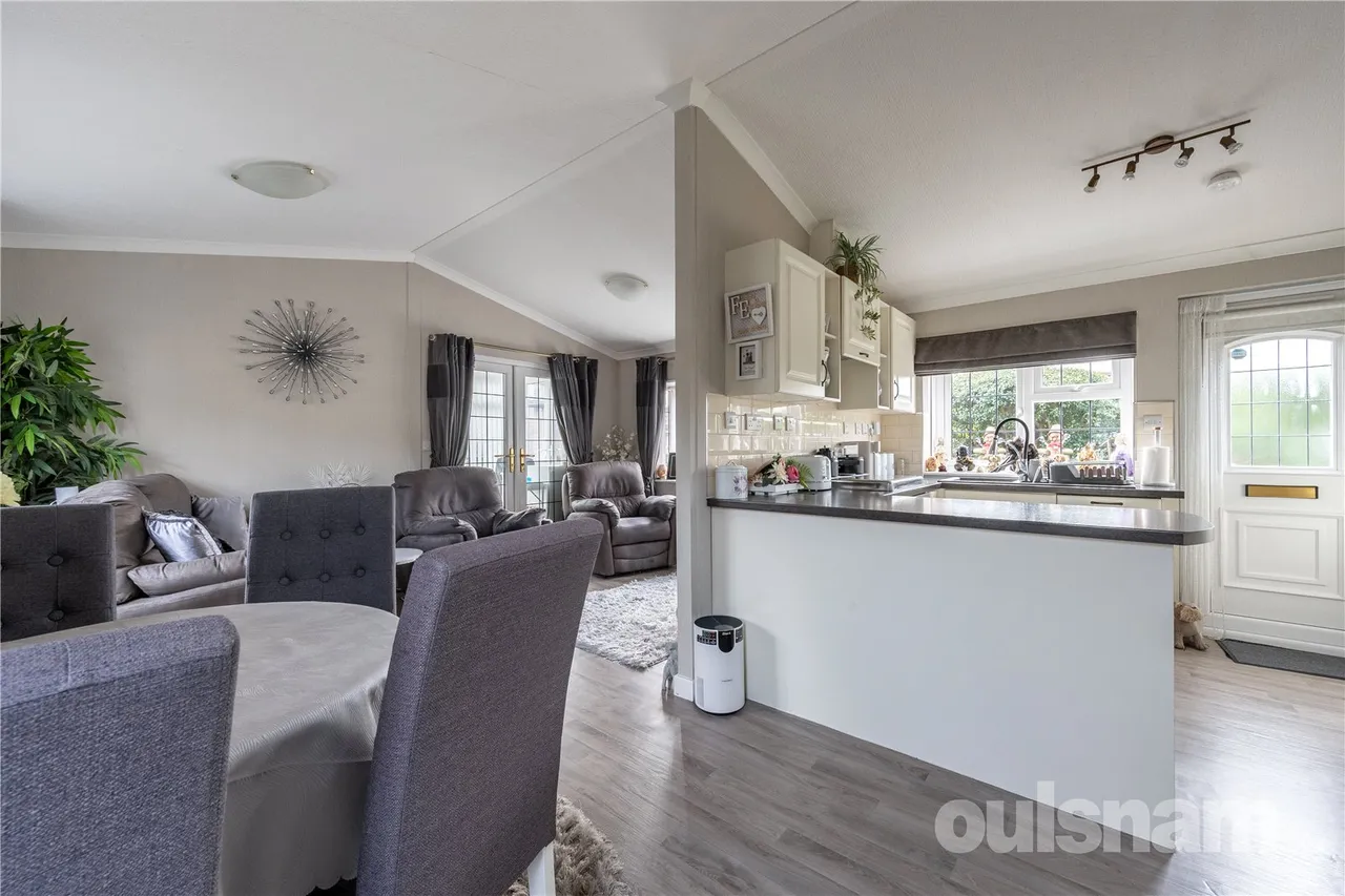 The Glen, Linthurst Newtown, Blackwell, Bromsgrove, B60 1BX, photo 5