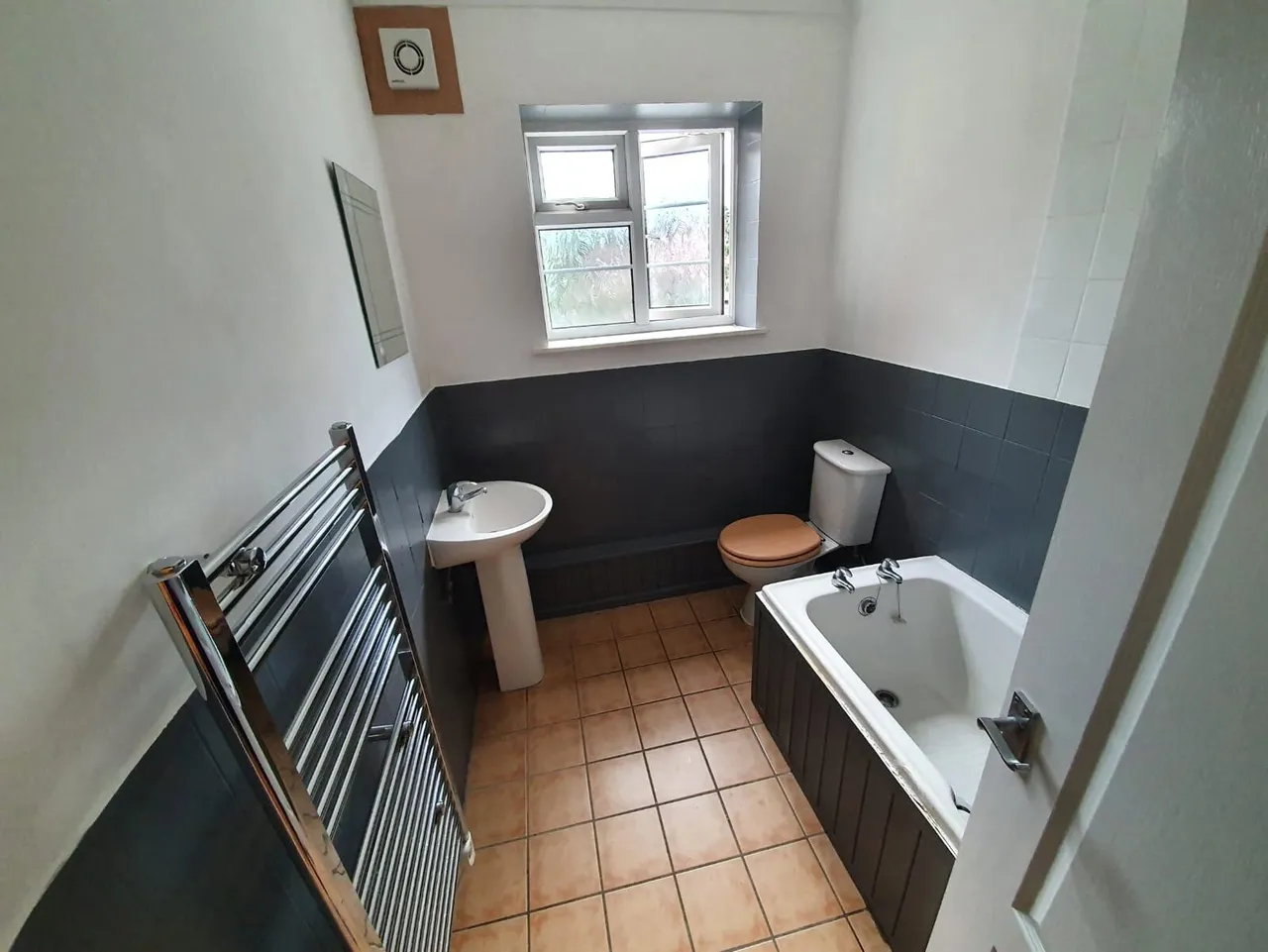 Fox Hollies Road, Birmingham, B27, photo 10