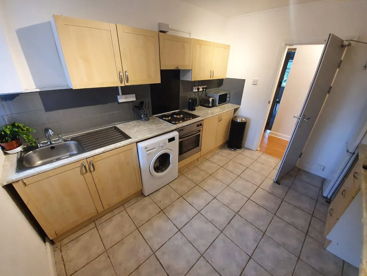 Fox Hollies Road, Birmingham, B27, photo 2