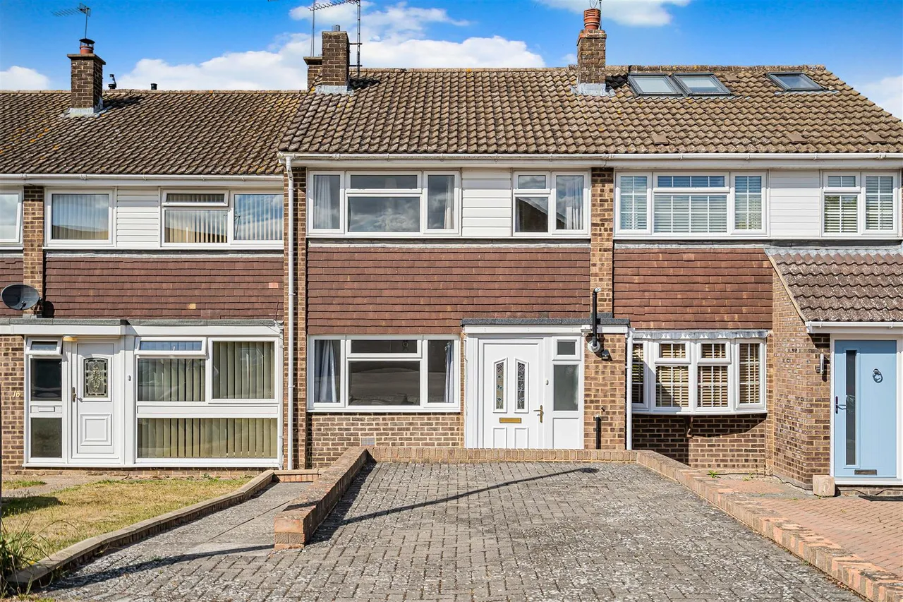 3 bed property for sale, Ross Close, Saffron Walden, CB11