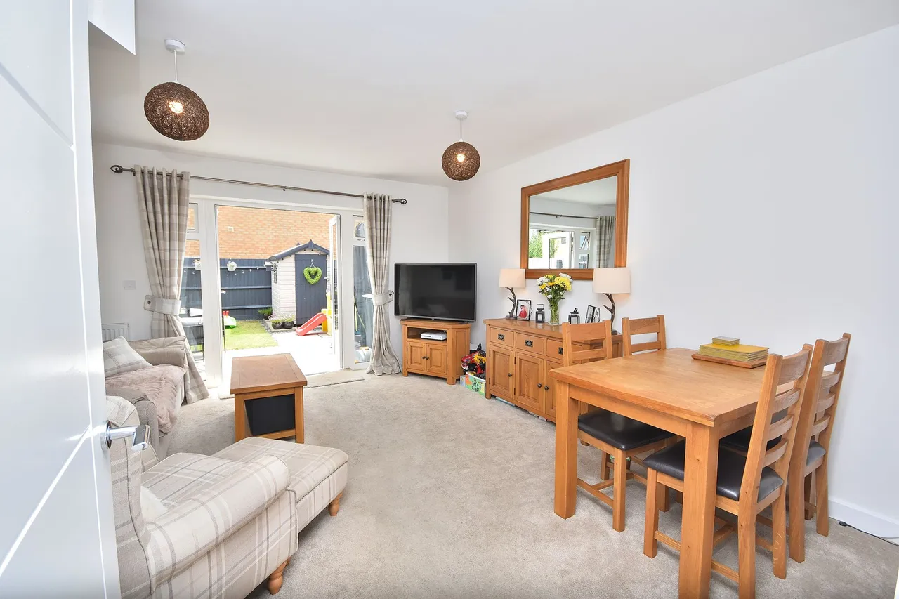 Kensington Close, Northampton, NN2 6NP, photo 2