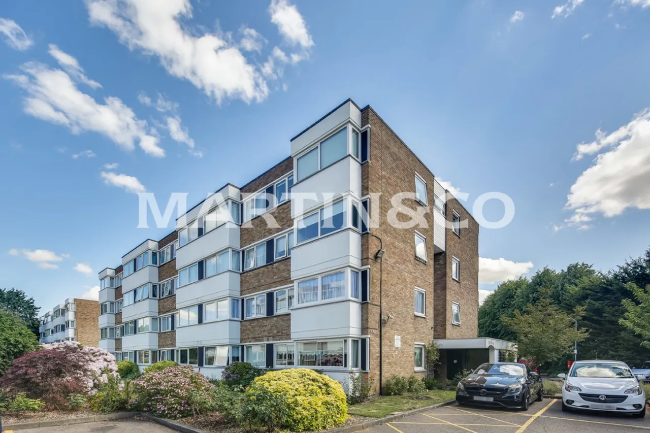 Queenswood Gardens, Aldersbrook, London, photo 6