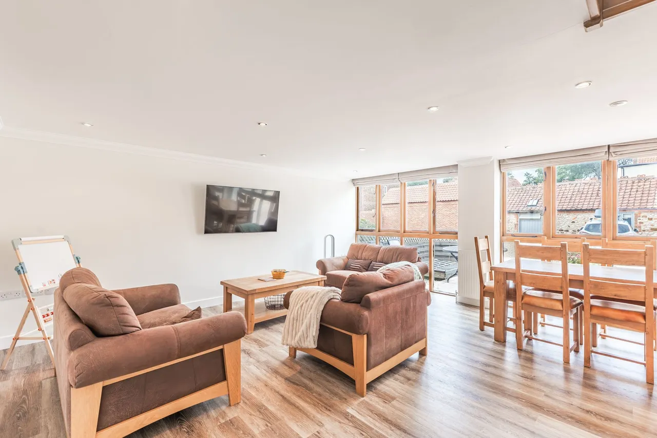 Light-Filled Coach House Conversion i, photo 2