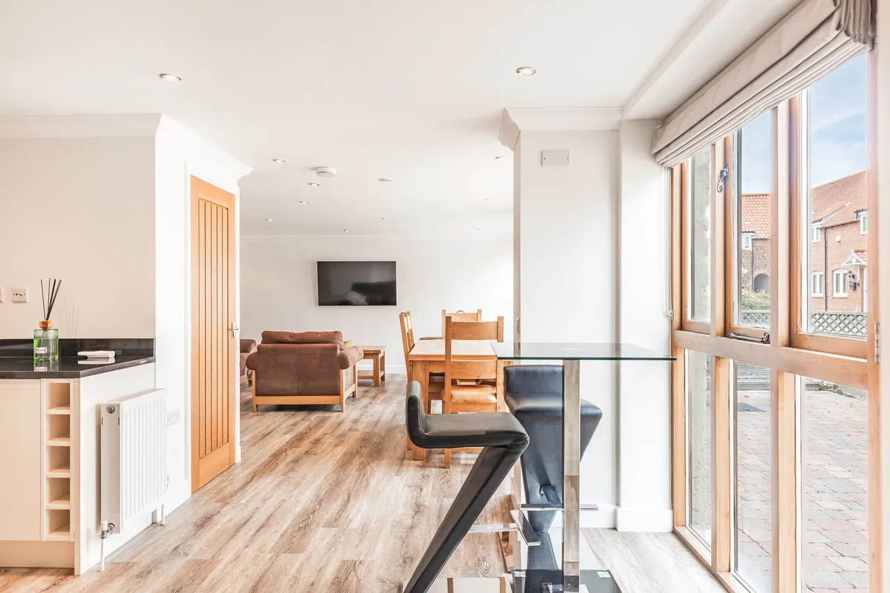 Light-Filled Coach House Conversion i, photo 7