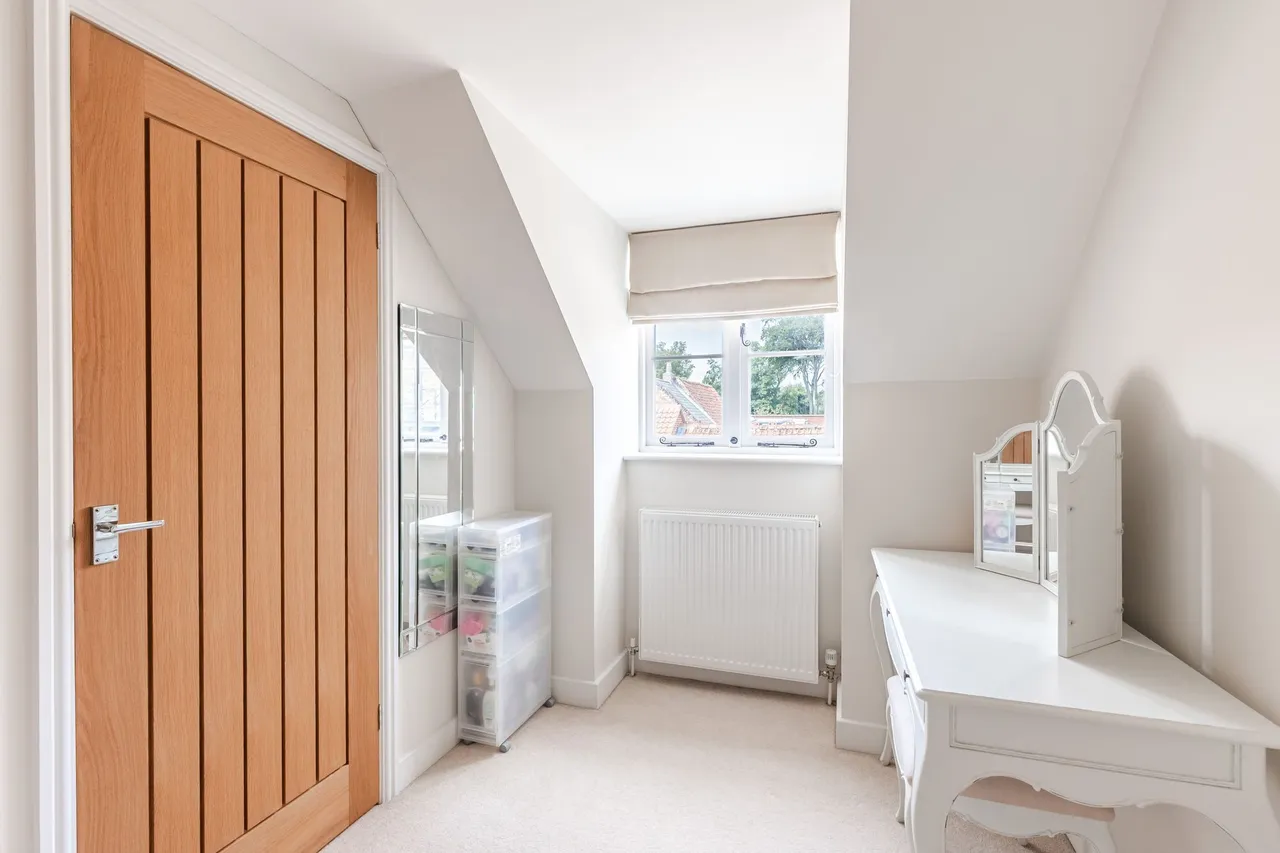 Light-Filled Coach House Conversion i, photo 11
