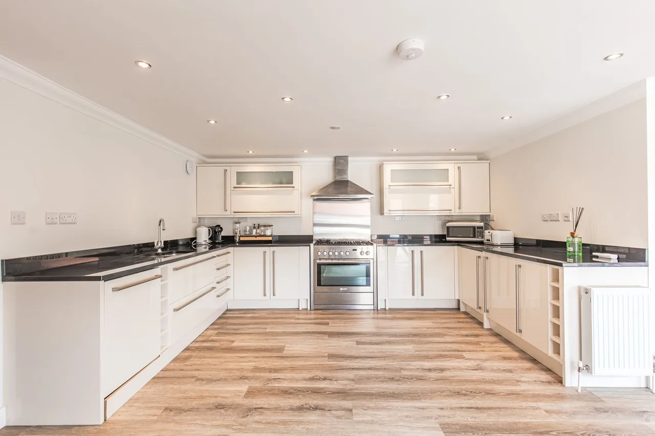 Light-Filled Coach House Conversion i, photo 3