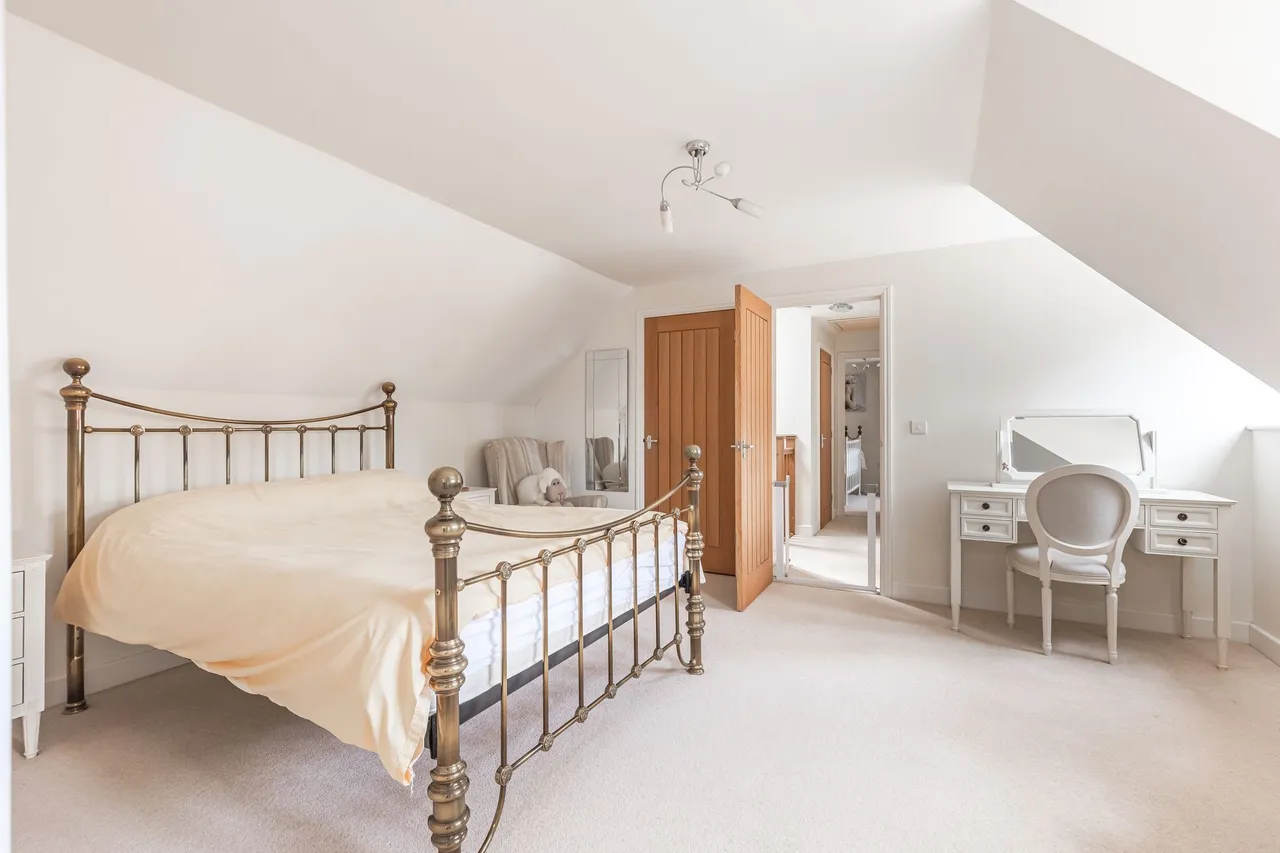 Light-Filled Coach House Conversion i, photo 6