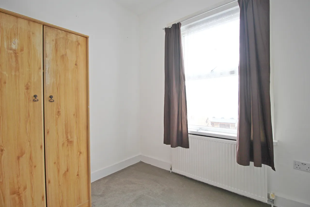 Martindale Road, TW4, photo 10