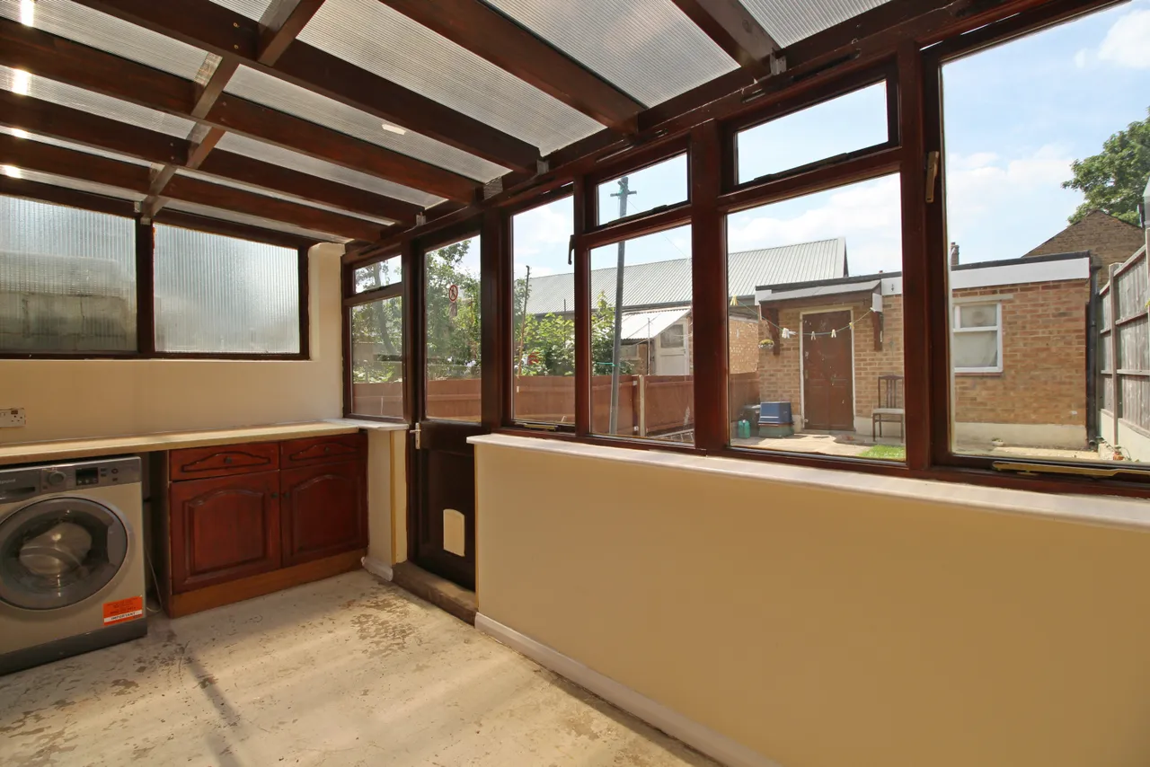 Martindale Road, TW4, photo 5