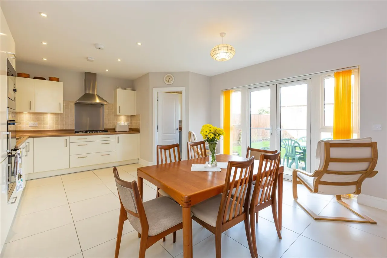 Yew Tree Close, Launton, photo 2