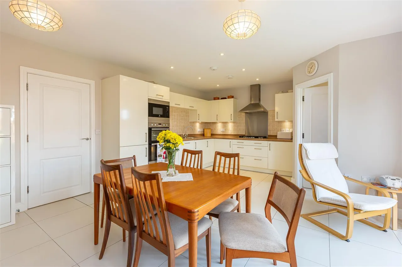 Yew Tree Close, Launton, photo 15