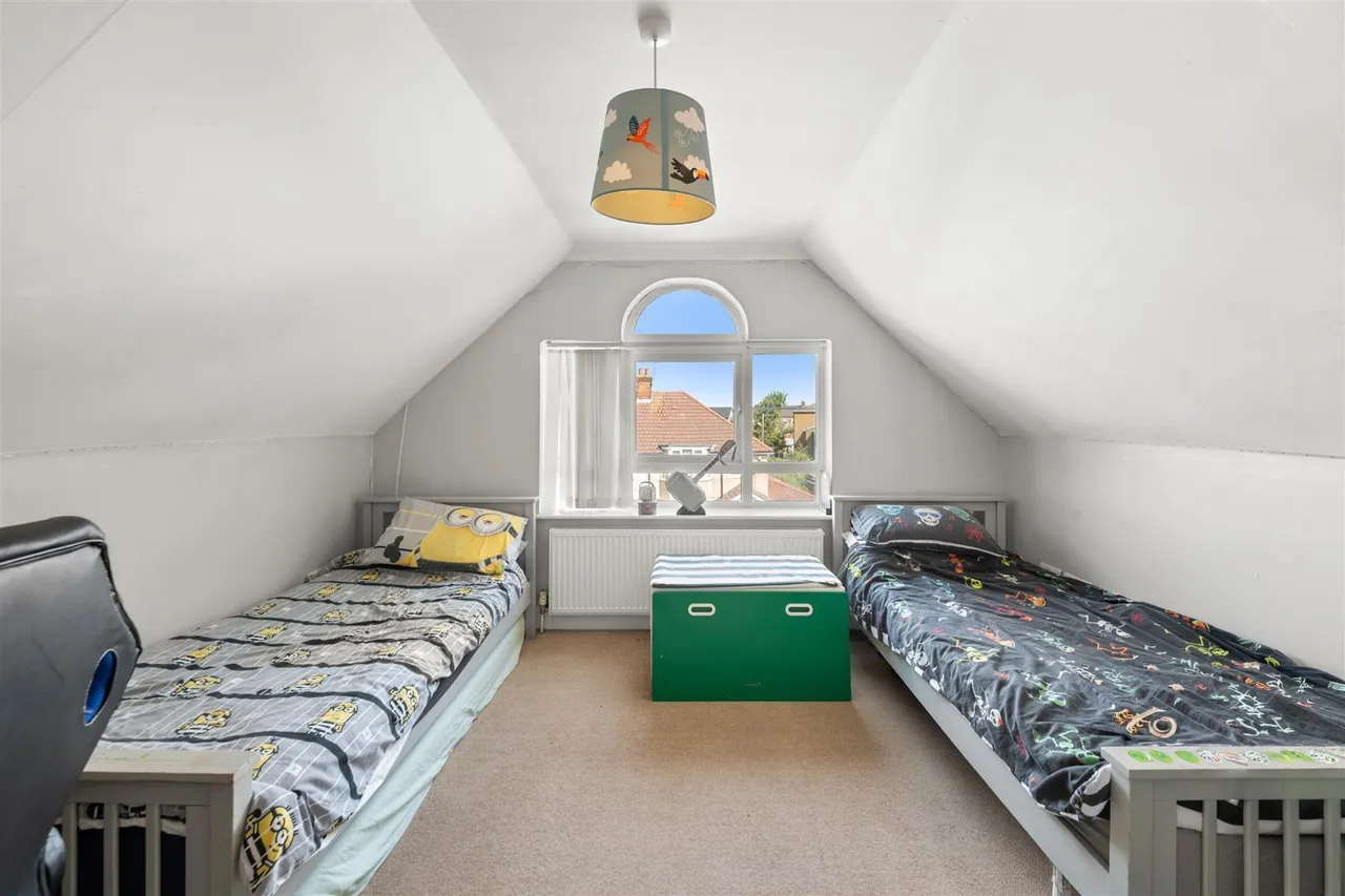 Dawley Road, Hayes, photo 10
