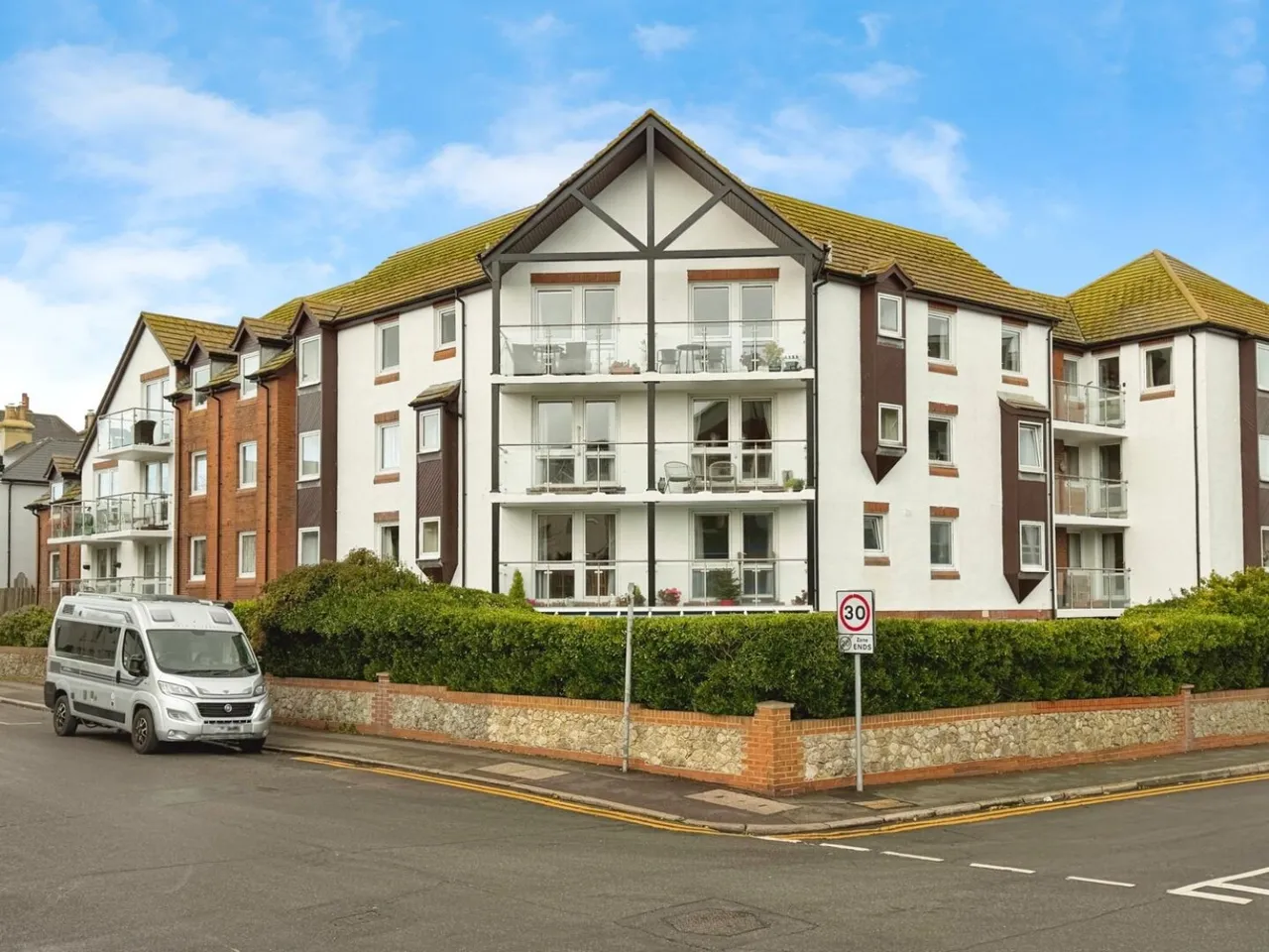 2 bed flat for sale — Stade Street, Hythe
