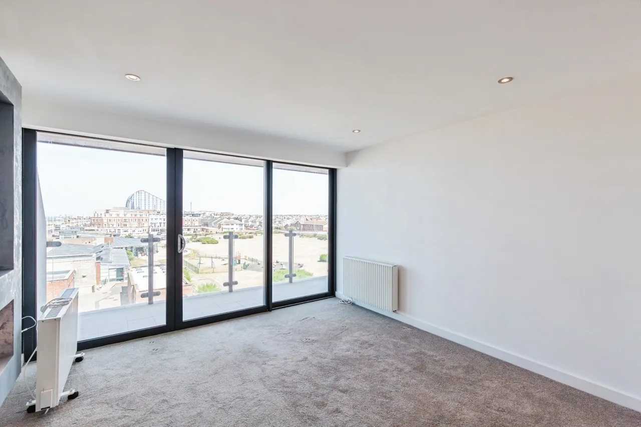 New South Promenade, Blackpool, FY4, photo 7